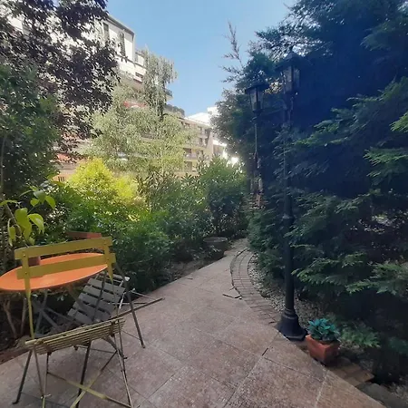 Avec Terrasse Au Calme