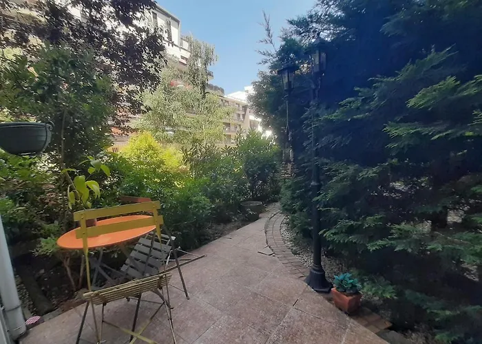 Avec Terrasse Au Calme